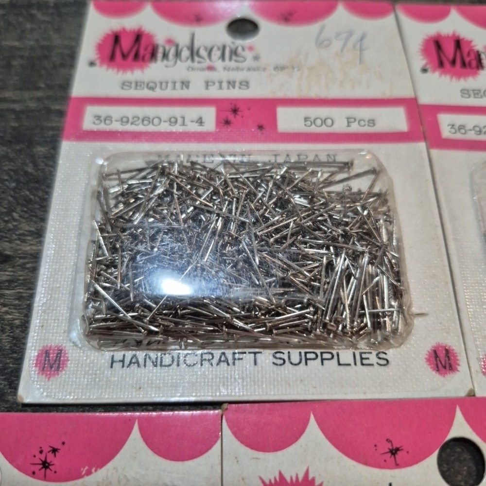 Vintage NOS Mangelsen's Sequin Pins  Total of 1900 Pins - Picture 2 of 4